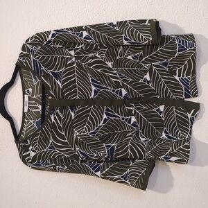 Sakaya Green Floral Blouse Size Medium